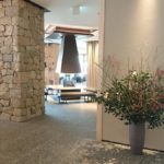 秋　旅館ロビー生け込み